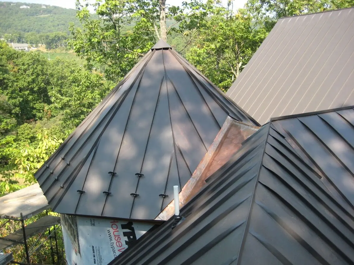 Professional Roof Tarp Installation by Craftsman Roofing in Apopka